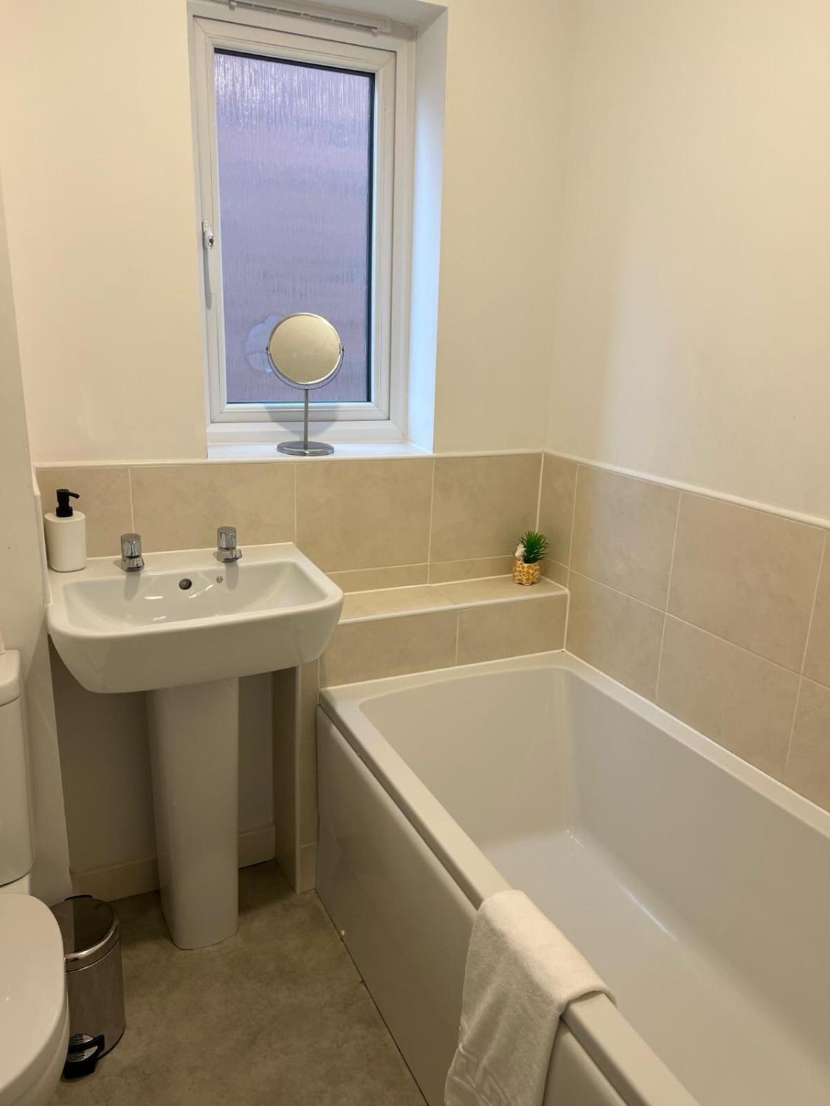 קארדיף Village House St Mellons - Close To A48 And M4 מראה חיצוני תמונה
